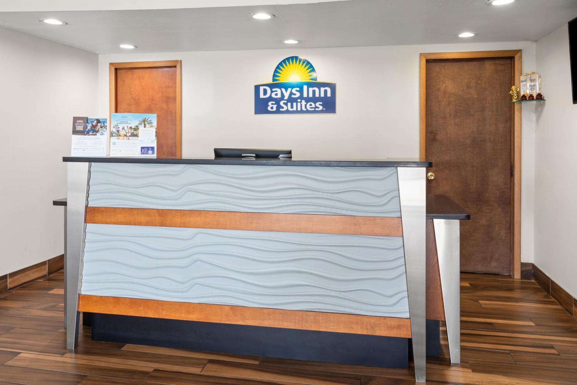 Days Inn By Wyndham Wauseon Exterior photo