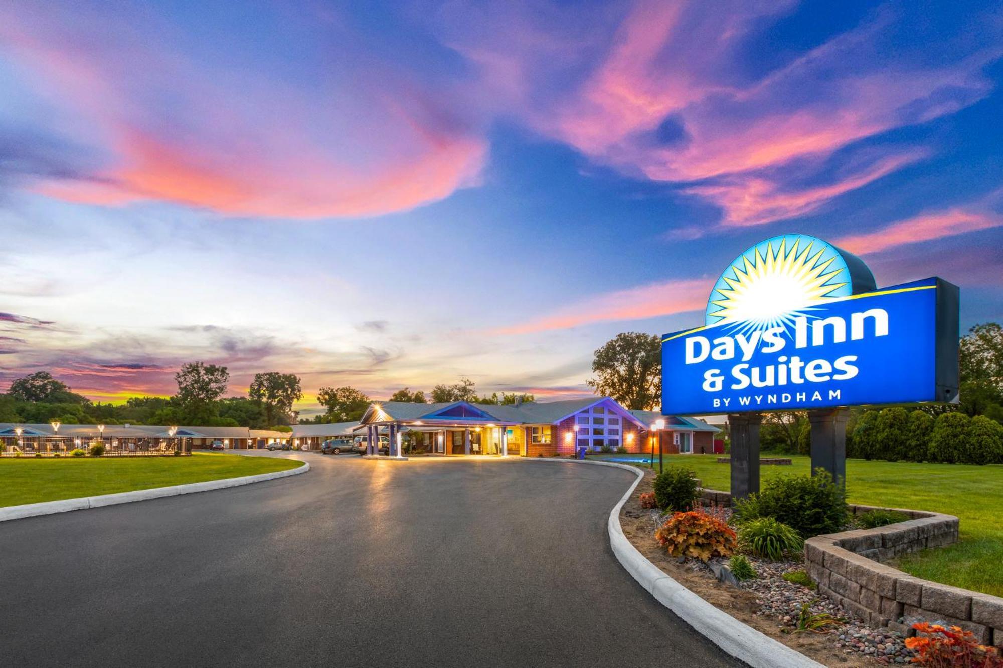 Days Inn By Wyndham Wauseon Exterior photo