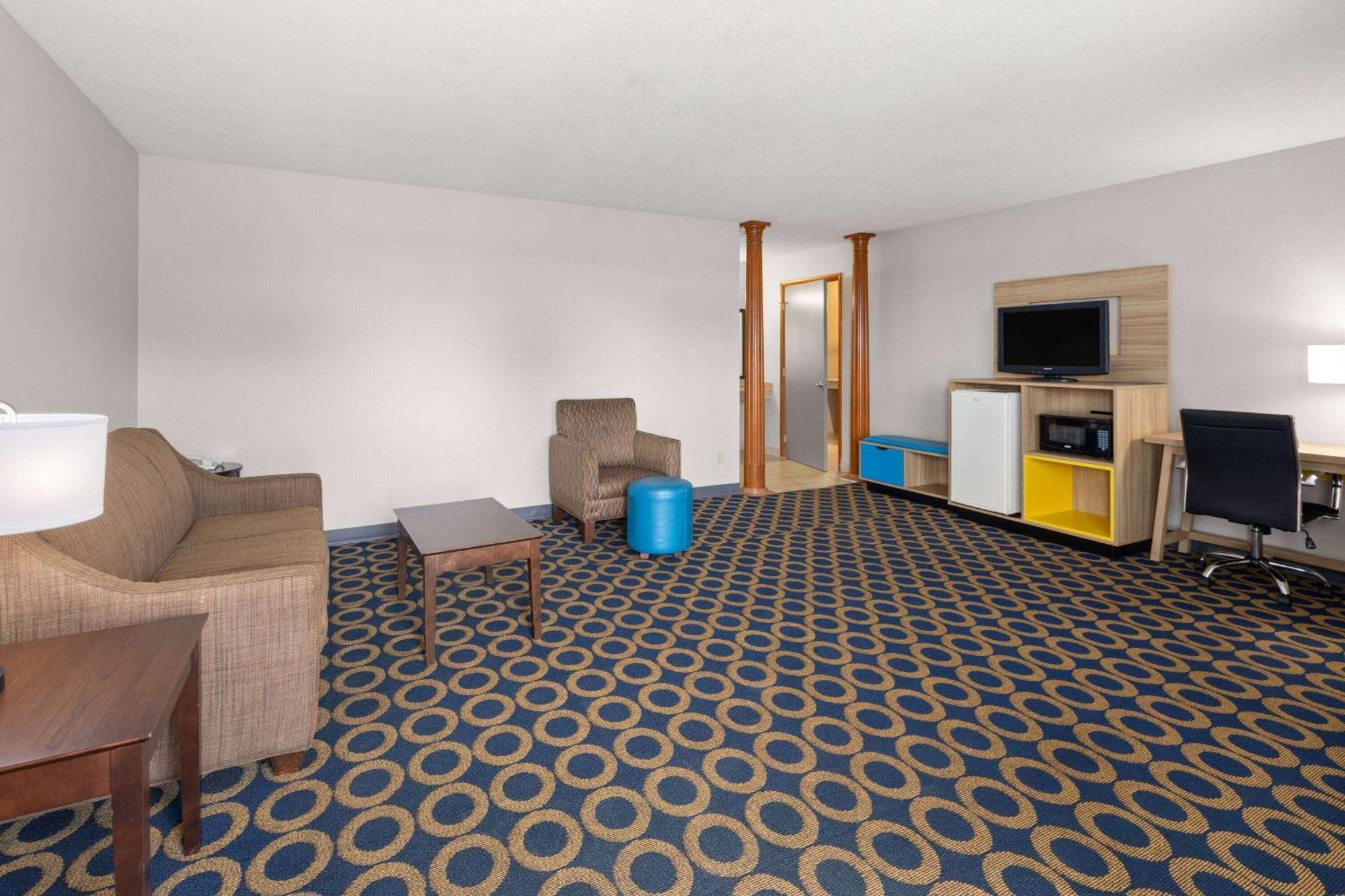 Days Inn By Wyndham Wauseon Exterior photo